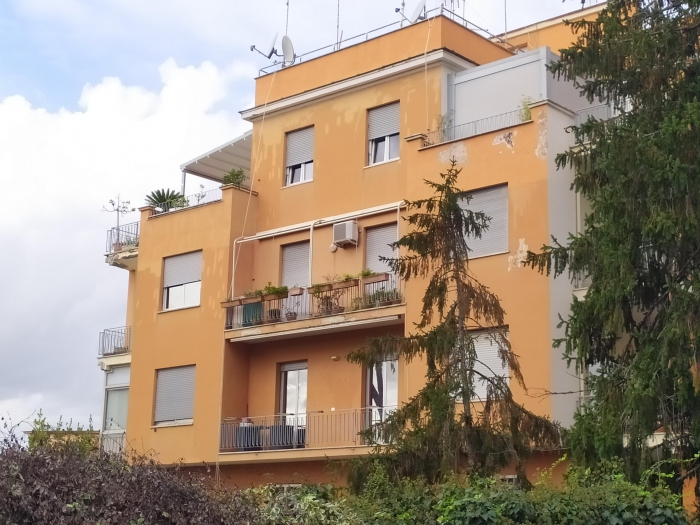 Foto Appartamento in Vendita in Centro Via Silvio Pellico - Pomezia (RM)